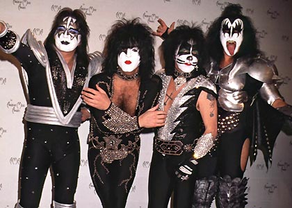 kiss.jpg